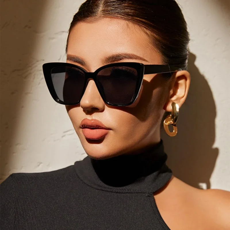 Street Fashion Photoshoot - Occhiali da Sole Cat Eye INS