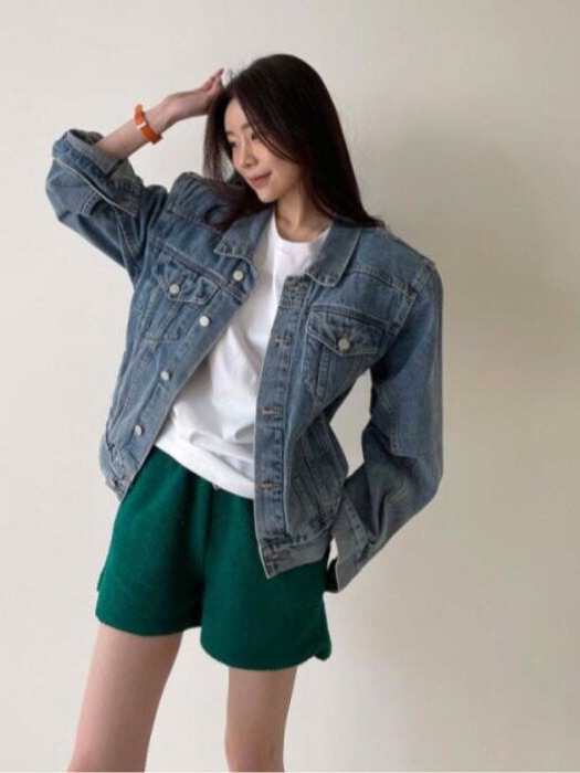 Giacca di jeans classica e int - Street Fashion Hong Kong recensione e prezzo