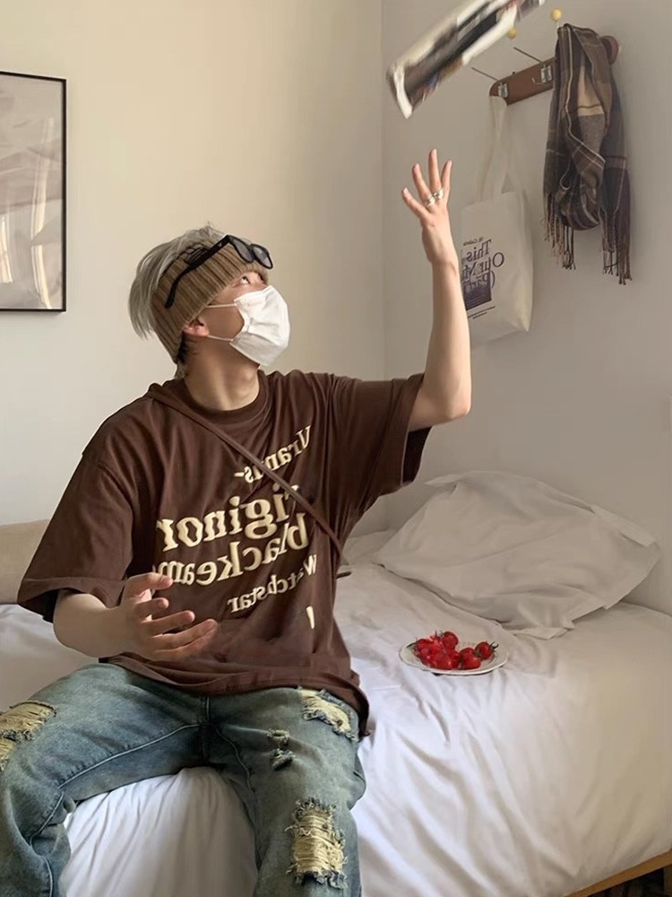 T-shirt a maniche corte in pur - Street Fashion Hong Kong recensione e prezzo