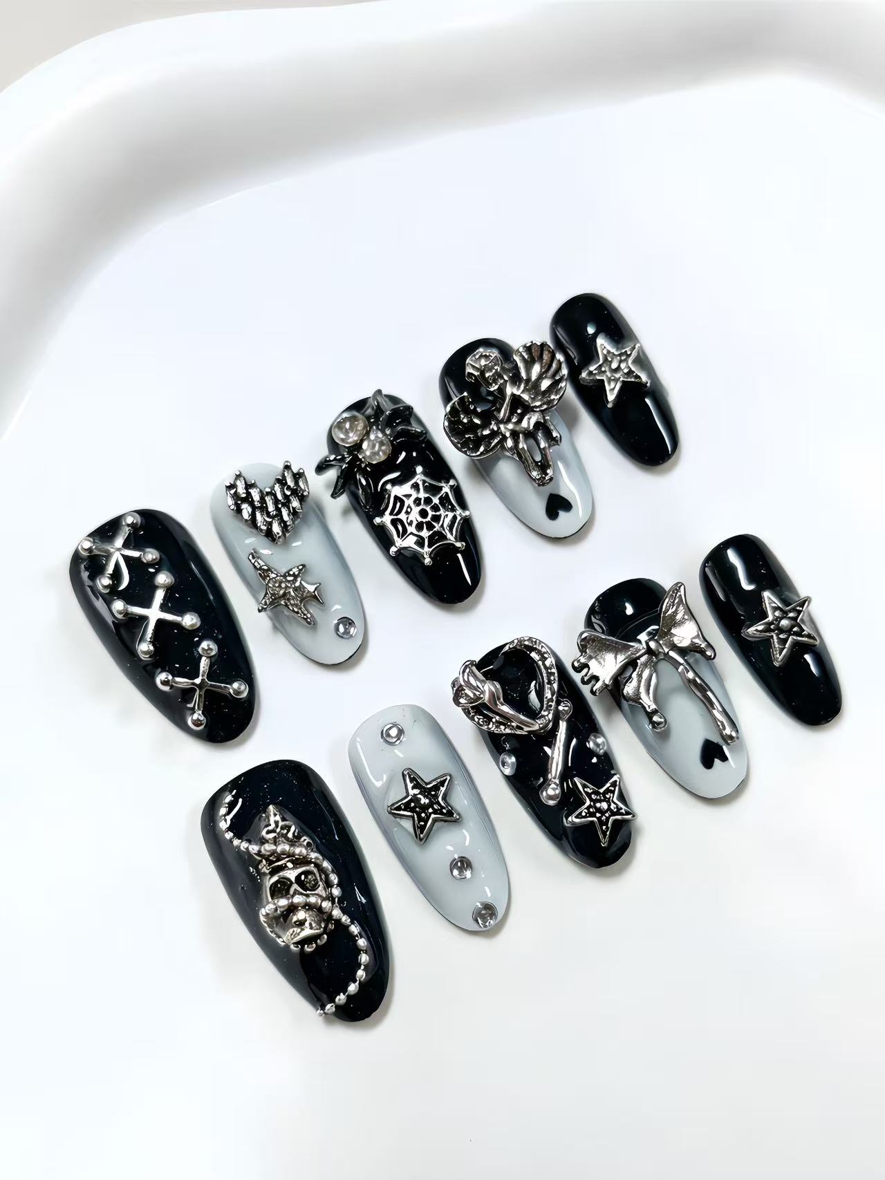 10 Pezzi di Accessori Gotici i - Street Fashion Photoshoot recensione e prezzo