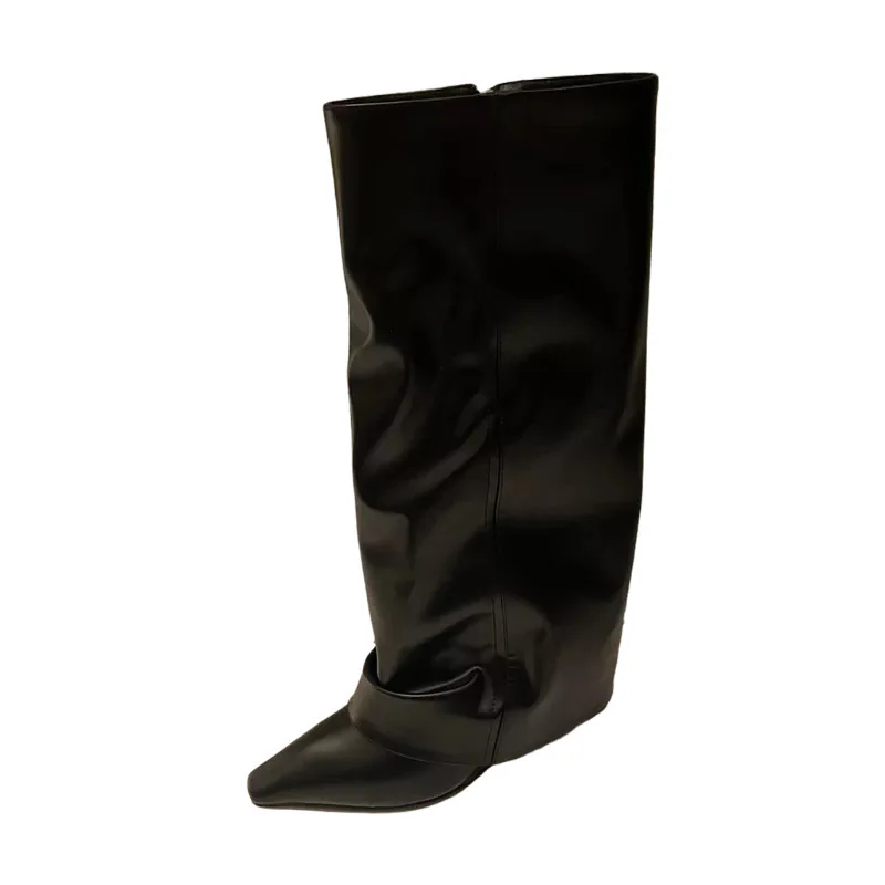 Pantaloni da donna Gambe Stiva - Street Fashion Rome 2025 recensione e prezzo