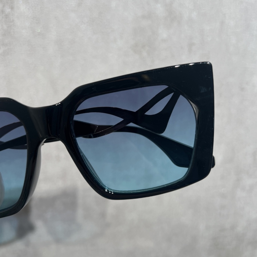 Occhiali da Sole Unisex 1Pc, N - Street Fashion Photoshoot recensione e prezzo