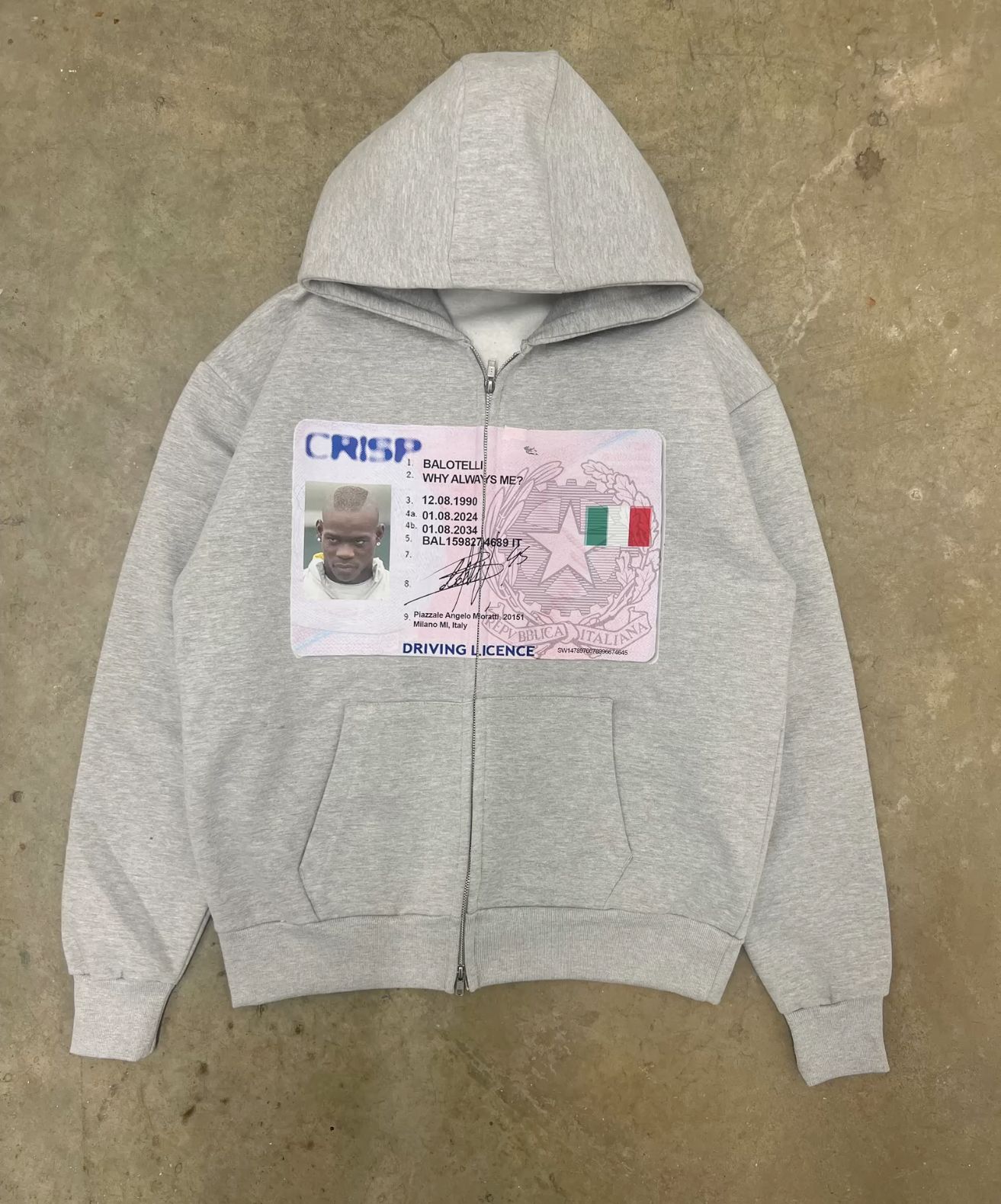 Felpe con cappuccio grigie in  - Street Fashion In New York recensione e prezzo