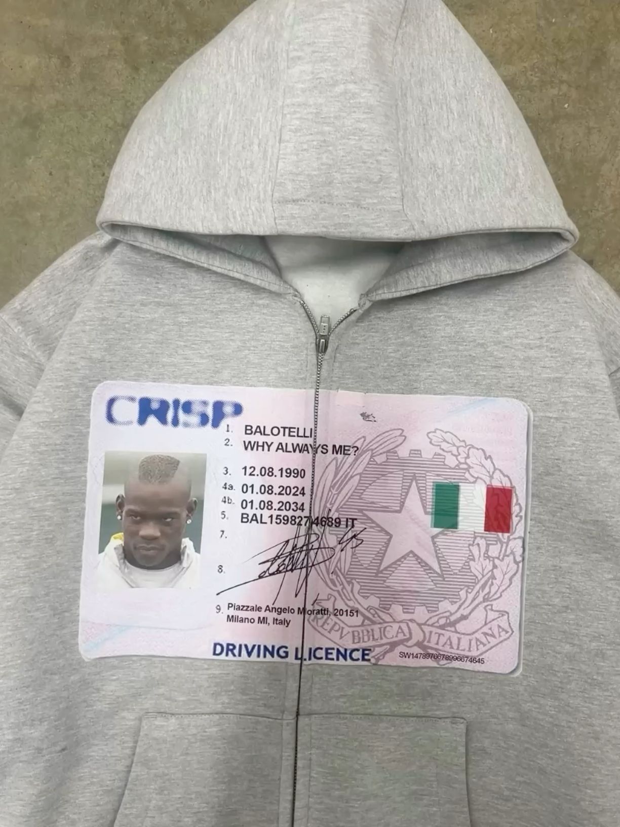 Felpe con cappuccio grigie in  - Street Fashion In New York recensione e prezzo