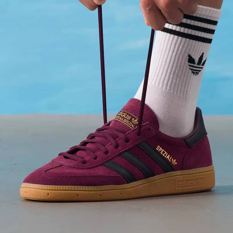 Adidas Samba Trefoil Sneakers  - Street Fashion Hong Kong recensione e prezzo