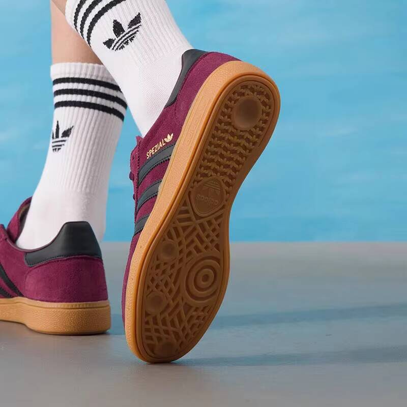 Adidas Samba Trefoil Sneakers  - Street Fashion Hong Kong recensione e prezzo