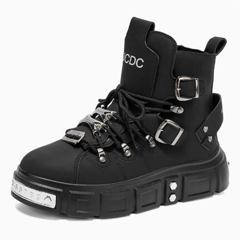 Sneakers nere con rivetti alla - Street Fashion Designer recensione e prezzo
